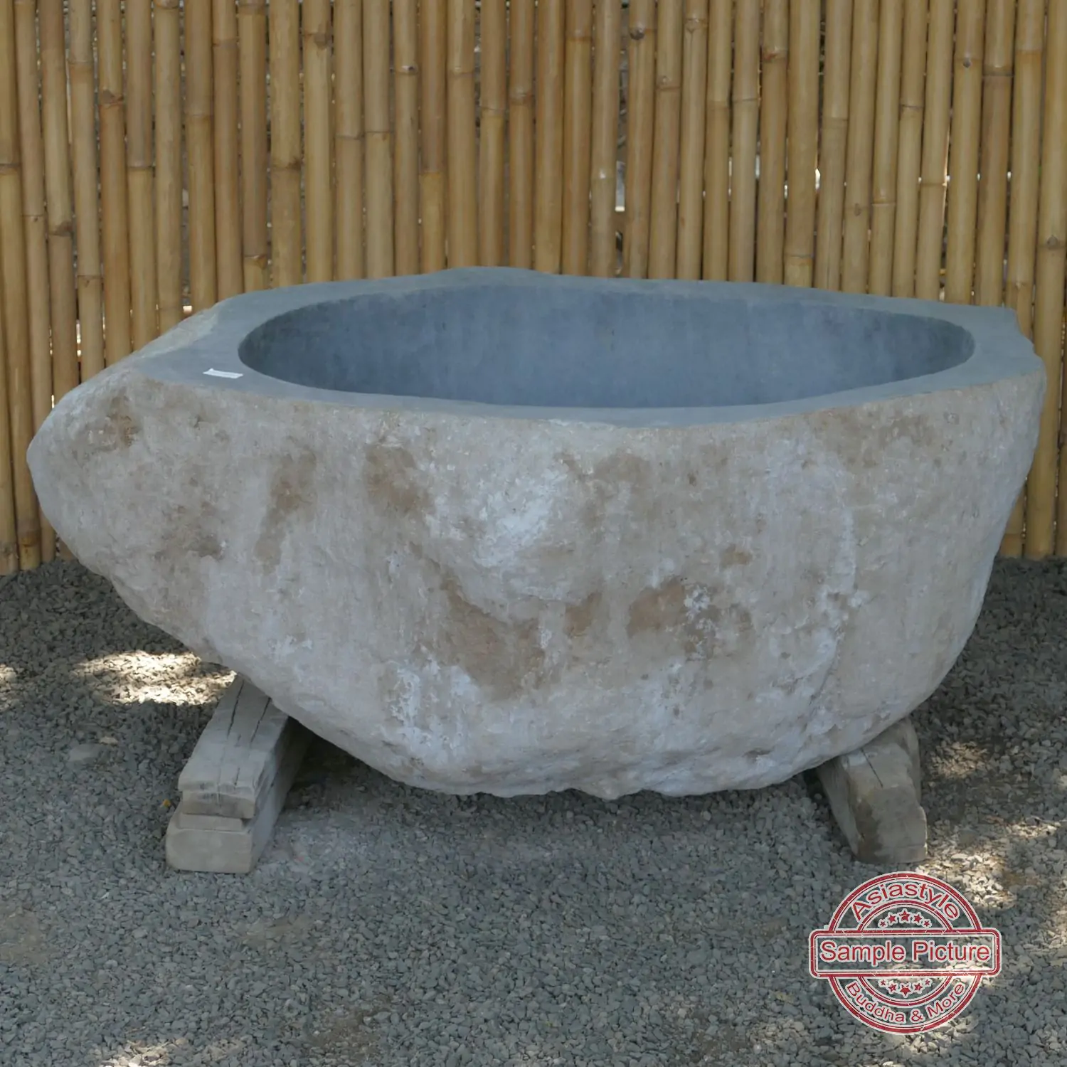  Product image 2 of the product “Riverstone basin, natural surface, polished inside. Dia approx 141-150cm Height 71-80cm ”
